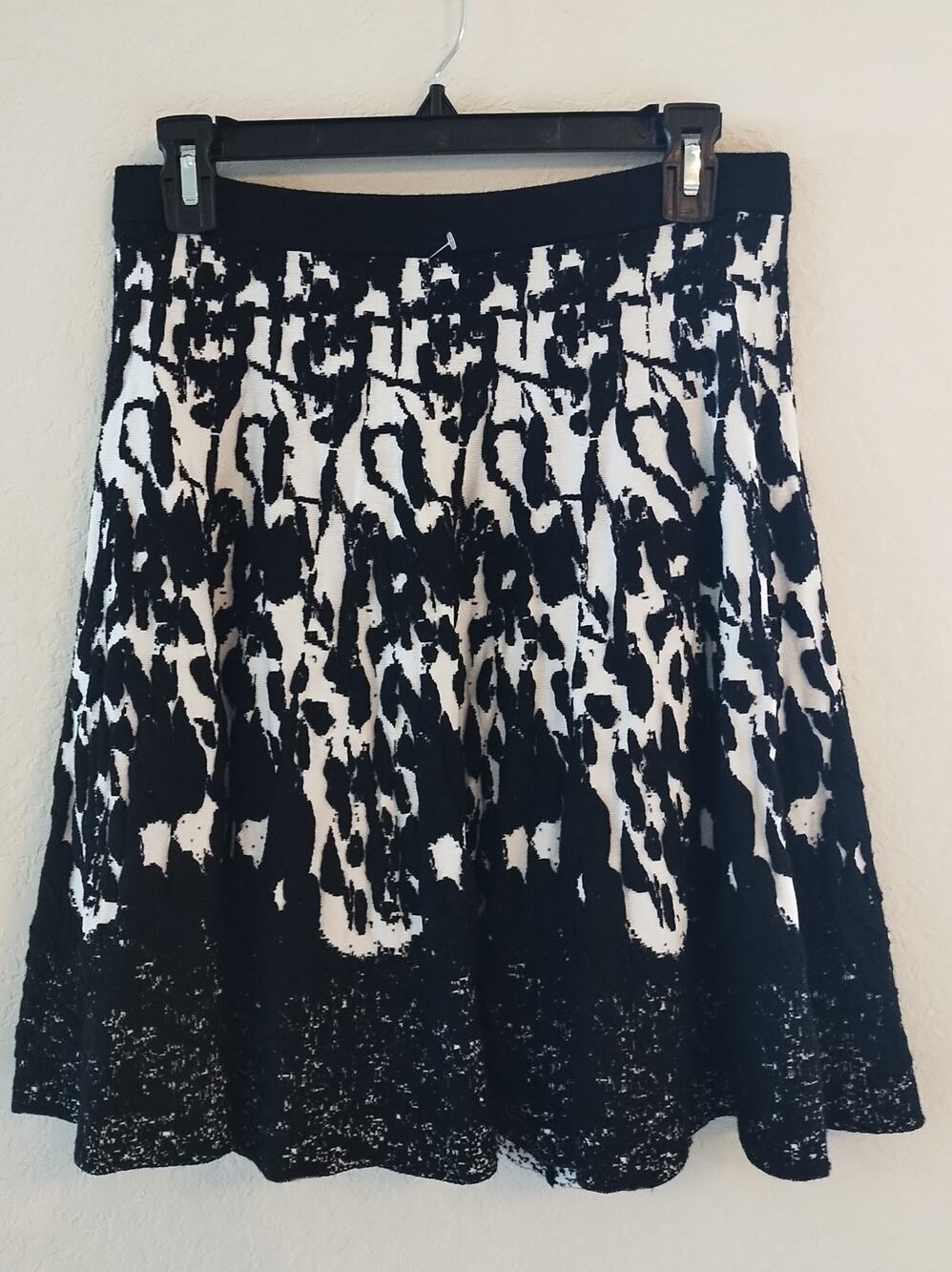 Chelsea and Teodoro Black and white floral print midi skirt Size M